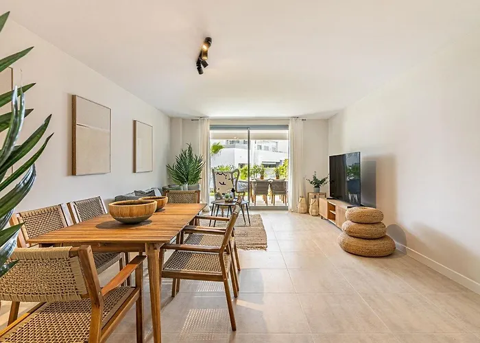 Vanian Gardens - 3br With Garden *