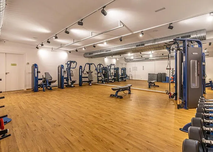 Vanian Gardens - 3br With Garden *