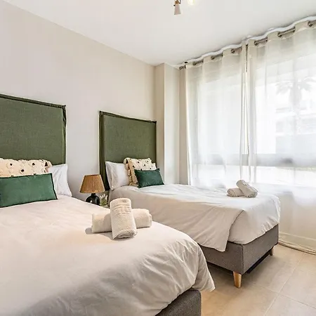 Vanian Gardens - 3br With Garden