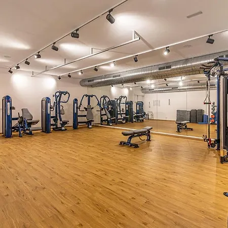 Vanian Gardens - 3br With Garden *