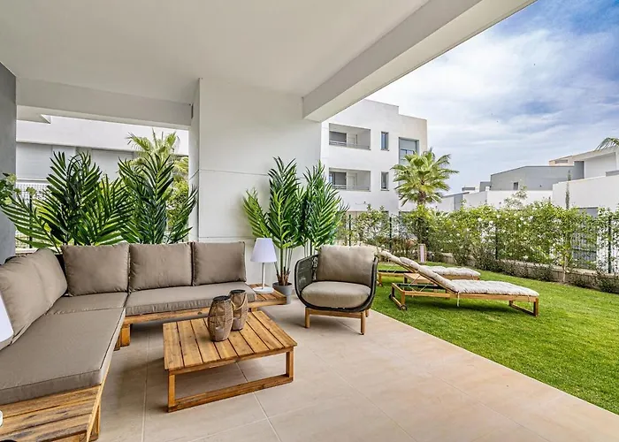 Vanian Gardens - 3br With Garden